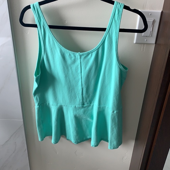 Mint green Express tank - Picture 3 of 3